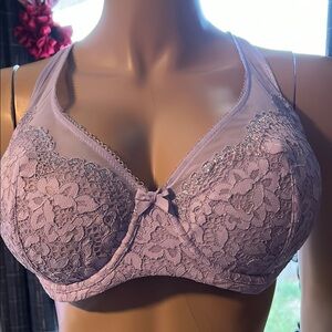 Lace Underwire Bra in Lavender